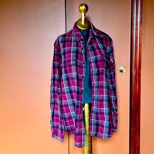 Maroon Red Plaid Flannel, Perfect 90s Grunge. Looks cute when worn oversize